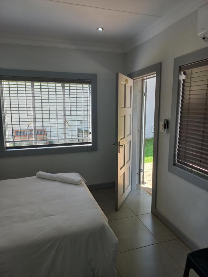 Triple9 Hatfield Guesthouse Претория Номер фото