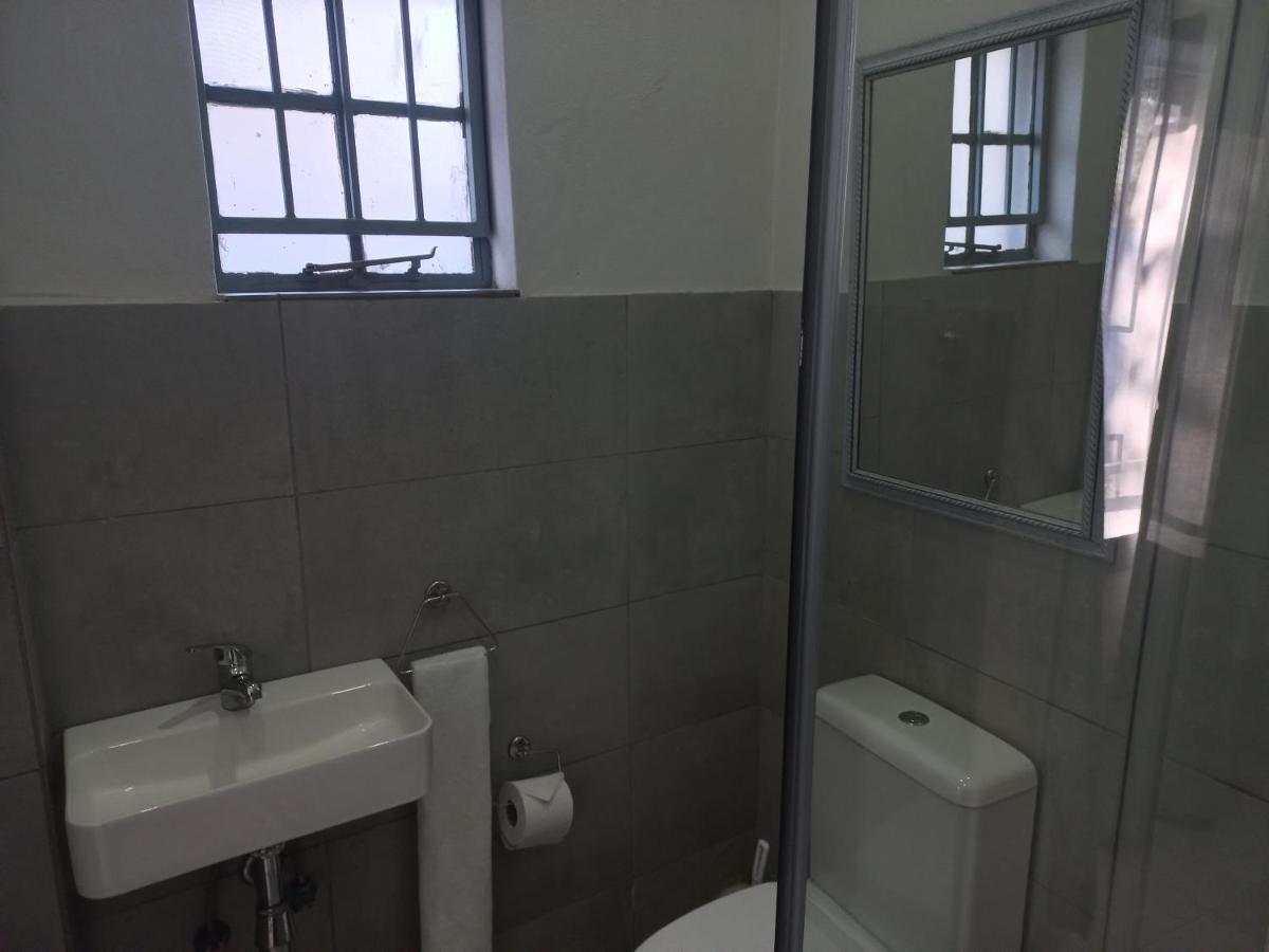 Triple9 Hatfield Guesthouse Претория Экстерьер фото