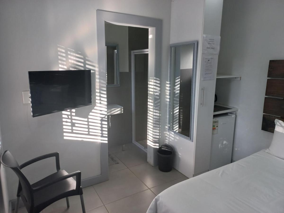 Triple9 Hatfield Guesthouse Претория Экстерьер фото