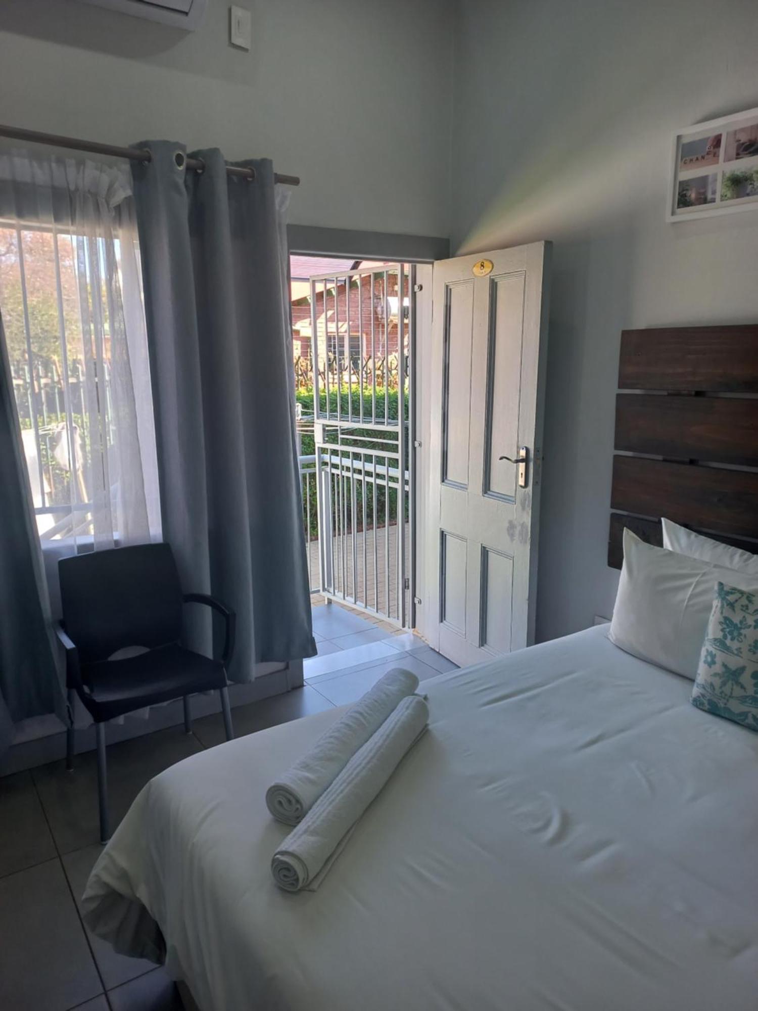 Triple9 Hatfield Guesthouse Претория Номер фото